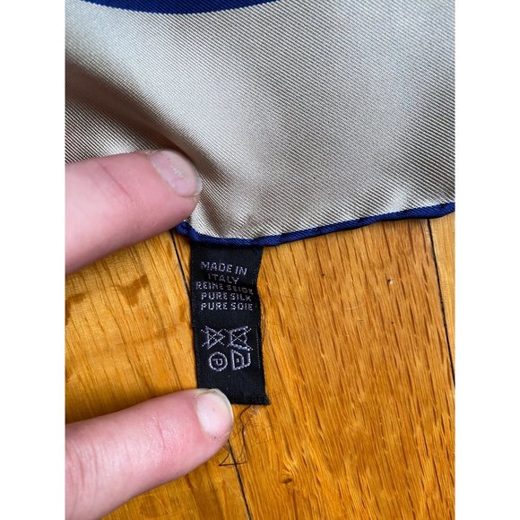 NEW Vintage Burberrys of London blue print silk scarf 30x31 - Picture 3 of 3
